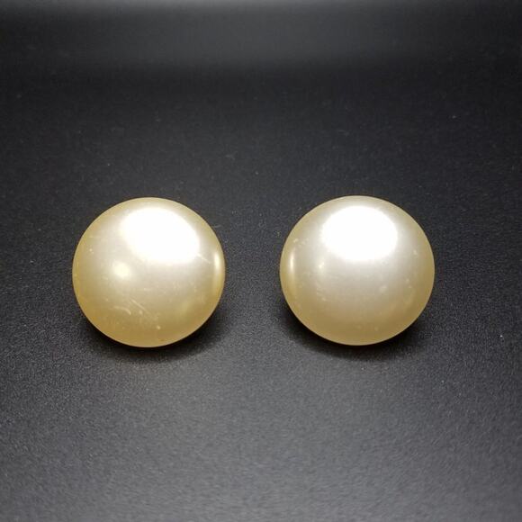 Vintage Marvella Pearled Button Clip Vintage Earrings, 1 Inch, 1950s - Picture 10 of 10